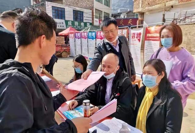 句容工厂招工最新消息