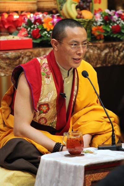 丁真俄色活佛最新照片